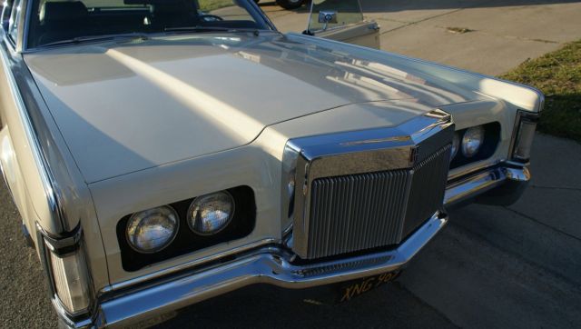 1969 Creme Lincoln Mark Series 2 Door Hardtop