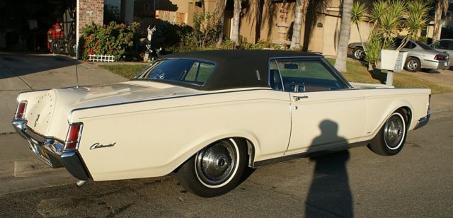 1969 Creme Lincoln Mark Series 2 Door Hardtop