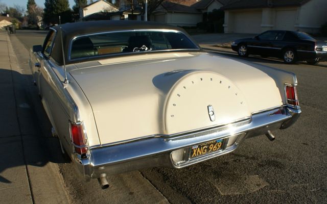 1969 Creme Lincoln Mark Series 2 Door Hardtop