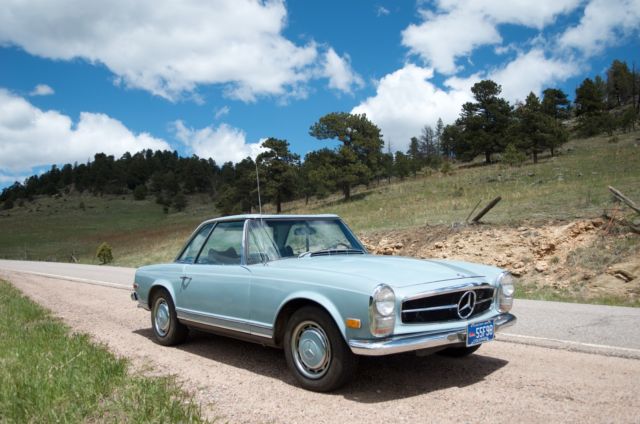 1969 Blue 304G Mercedes-Benz 200-Series Convertible