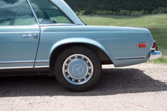 1969 Blue 304G Mercedes-Benz 200-Series Convertible