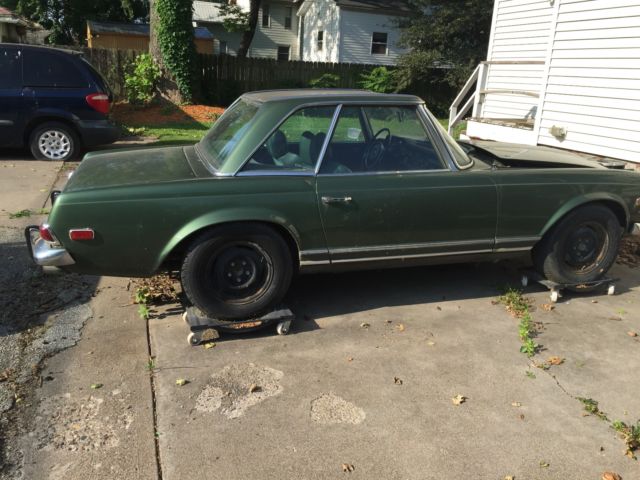 1969 Mercedes-Benz 200-Series