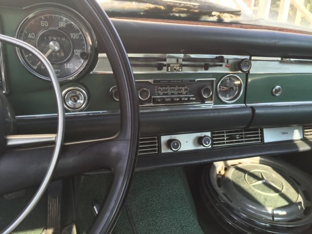 1969 Mercedes-Benz 200-Series