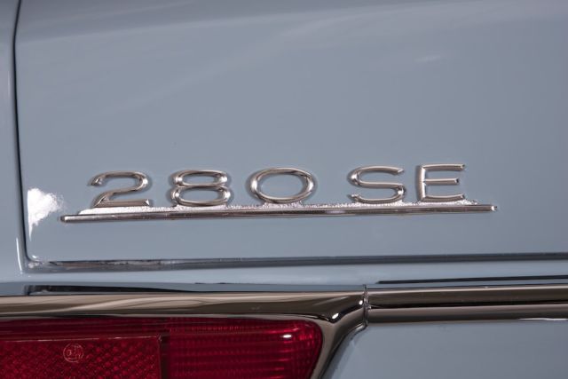 1969 Mercedes-Benz 200-Series Convertible