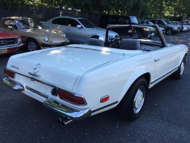 1969 White Mercedes-Benz SL-Class Convertible