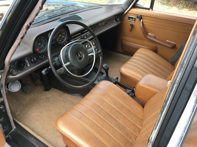 1969 Black Mercedes-Benz 200-Series Sedan