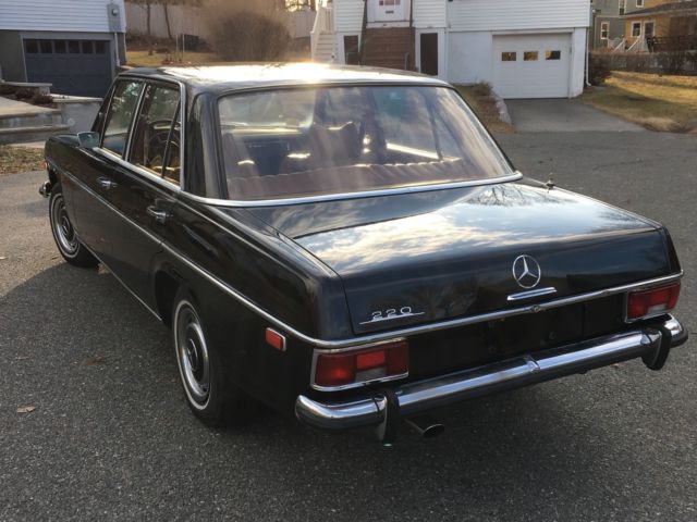 1969 Black Mercedes-Benz 200-Series Sedan