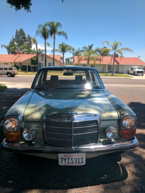1969 Green Mercedes-Benz 200-Series U/K