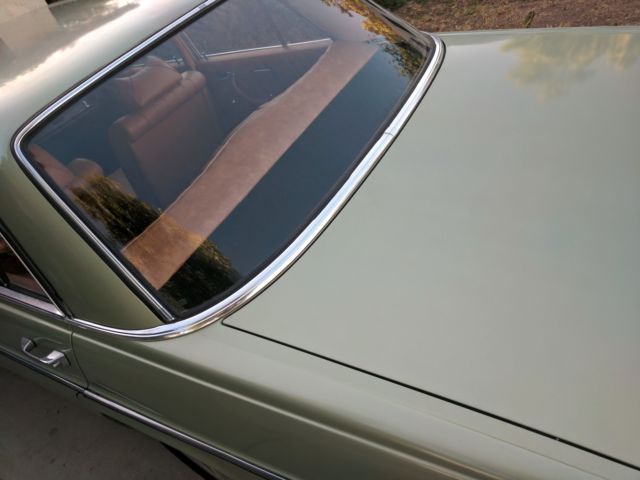 1969 Green Mercedes-Benz 200-Series U/K