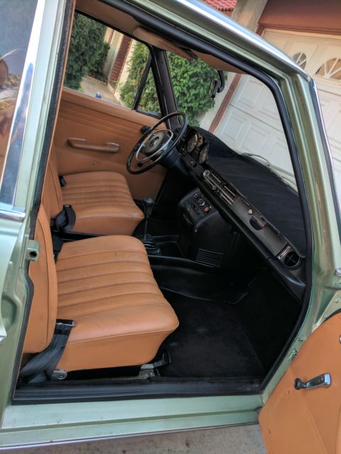 1969 Green Mercedes-Benz 200-Series U/K