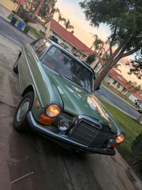 1969 Green Mercedes-Benz 200-Series U/K