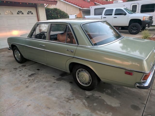 1969 Green Mercedes-Benz 200-Series U/K