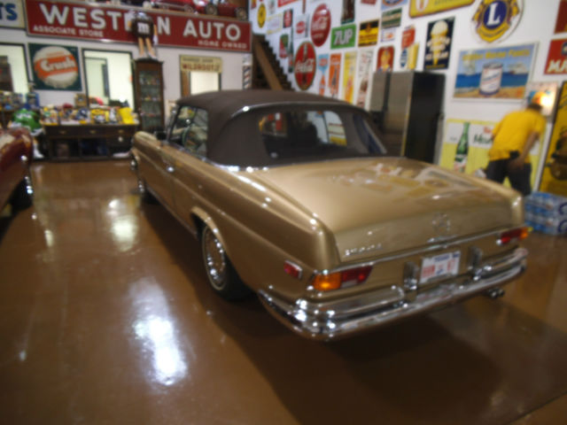 1969 Brown Mercedes-Benz 280 SE ConvertIble Convertible