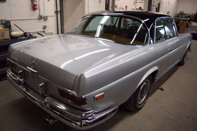 1969 Silver Mercedes-Benz 200-Series Coupe