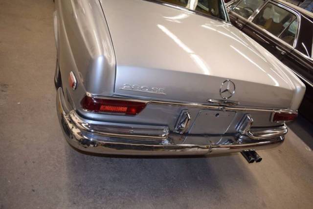 1969 Silver Mercedes-Benz 200-Series Coupe