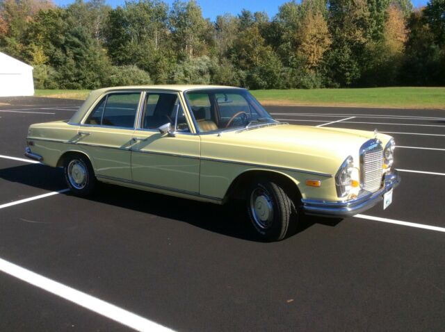 1969 Yellow Mercedes-Benz 200-Series Sedan