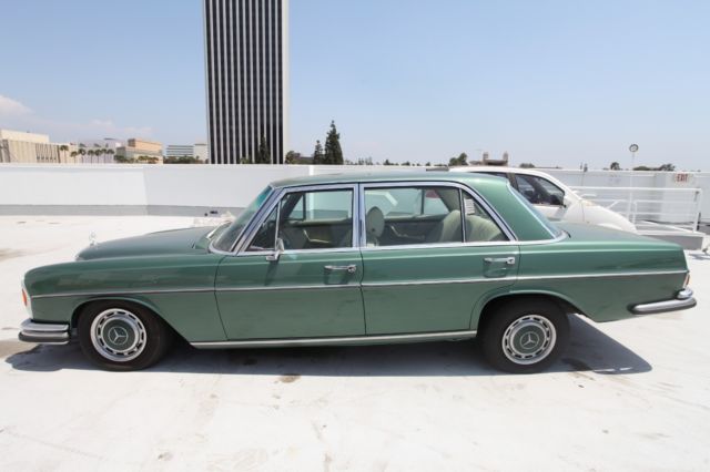 1969 Green Mercedes-Benz 300-Series Sedan