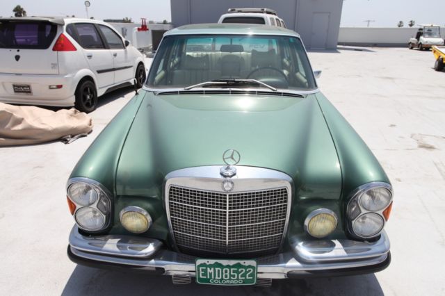 1969 Green Mercedes-Benz 300-Series Sedan