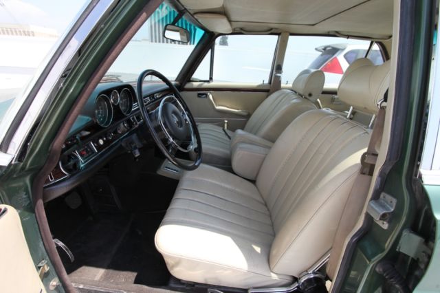 1969 Green Mercedes-Benz 300-Series Sedan