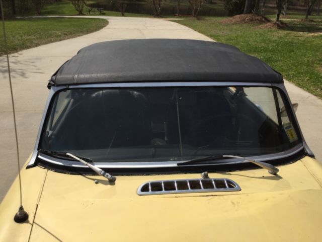 1969 Yellow MG MGB --