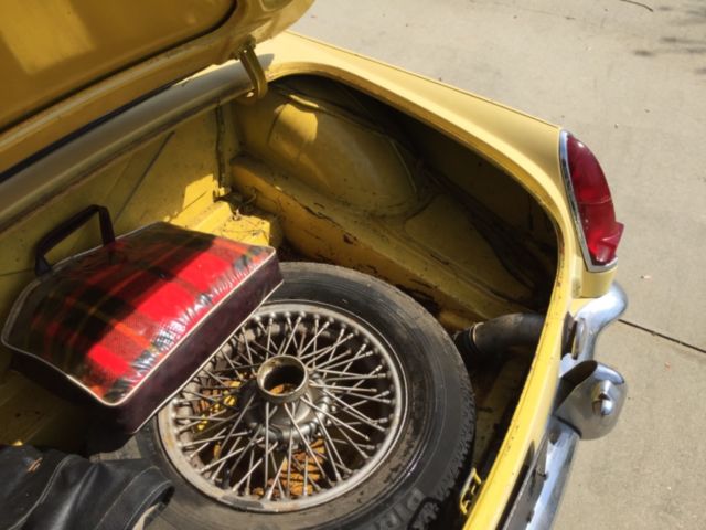 1969 Yellow MG MGB --