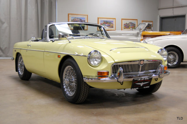 1969 Yellow MG MGC --
