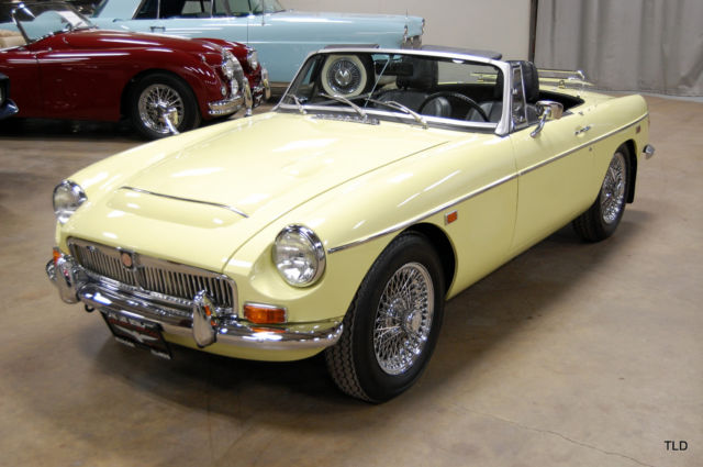 1969 Yellow MG MGC --