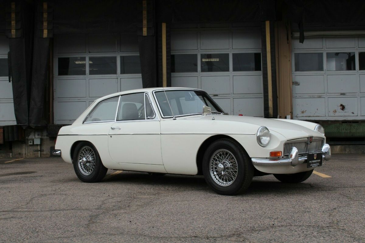 1969 White MG MGB Coupe