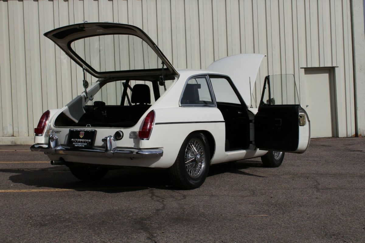 1969 White MG MGB Coupe