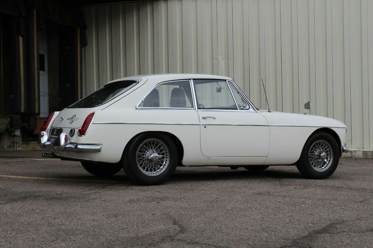 1969 White MG MGB Coupe