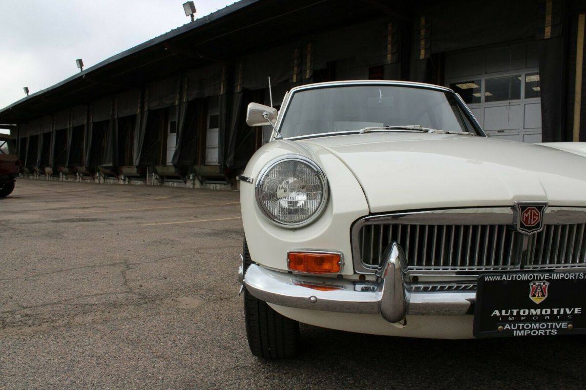 1969 White MG MGB Coupe
