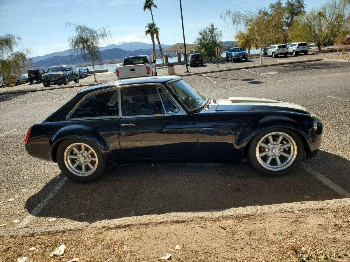 1969 Blue MG MGB Coupe