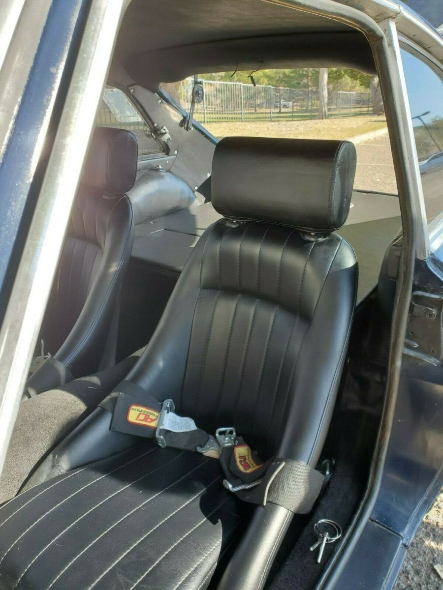 1969 Blue MG MGB Coupe