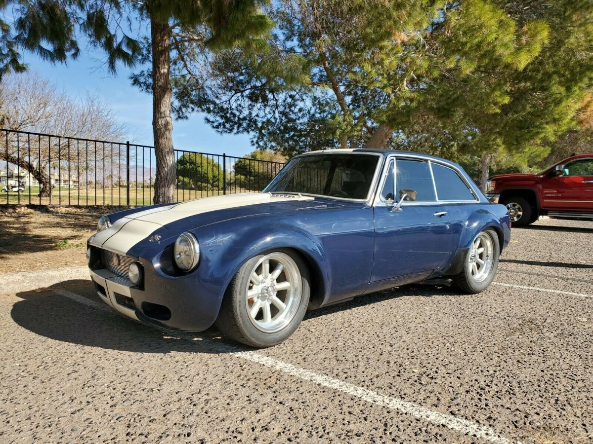 1969 Blue MG MGB Coupe