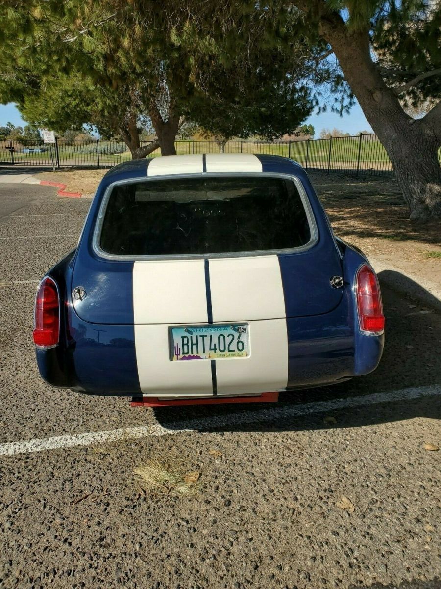 1969 Blue MG MGB Coupe