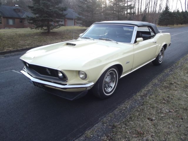 1969 Meadowlark yellow Ford Mustang Convertible