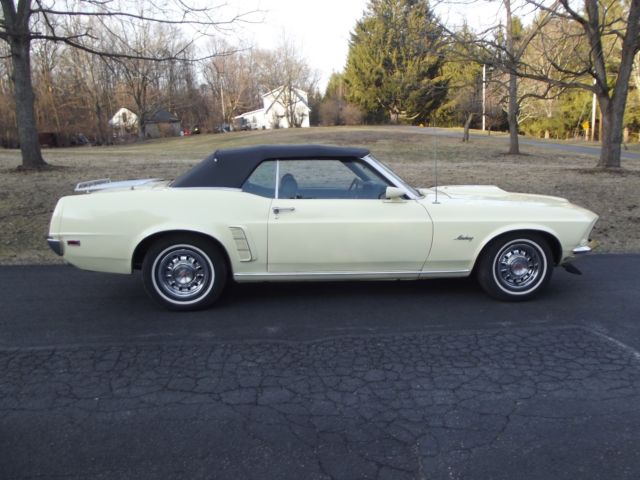 1969 Meadowlark yellow Ford Mustang Convertible