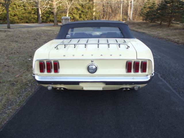 1969 Meadowlark yellow Ford Mustang Convertible