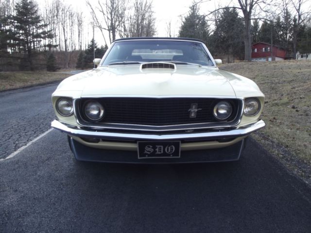 1969 Meadowlark yellow Ford Mustang Convertible
