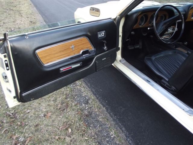1969 Meadowlark yellow Ford Mustang Convertible