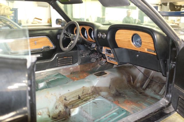 19690000 Black Ford Mustang