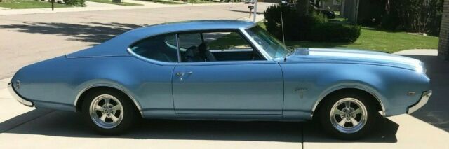 1968 Blue Oldsmobile Cutlass Coupe