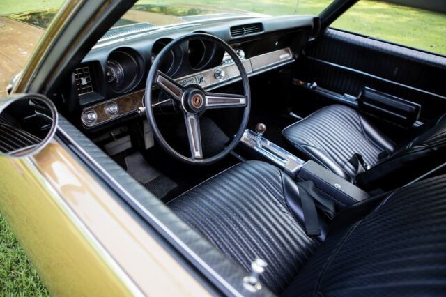 1969 Gold Oldsmobile 442 Coupe