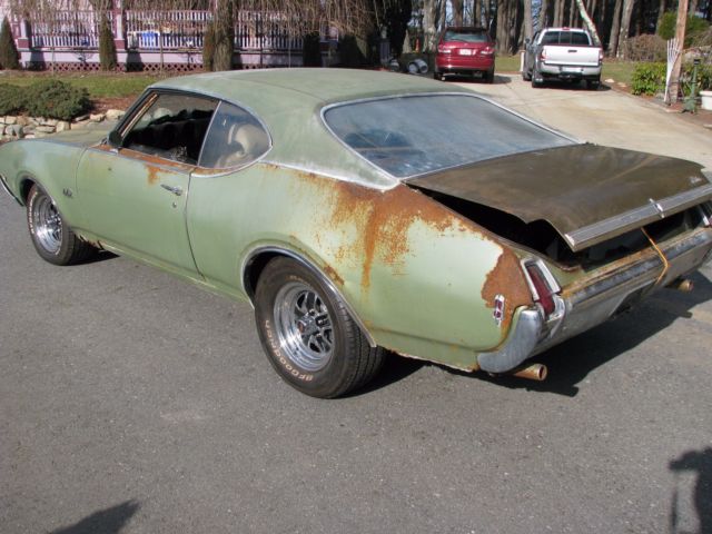 1969 Green Oldsmobile 442 Coupe