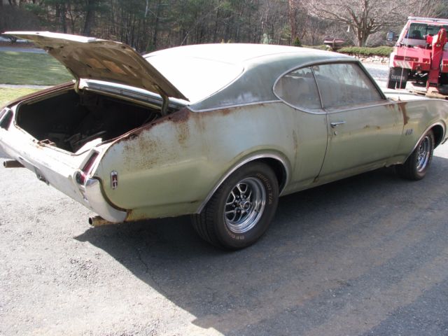 1969 Green Oldsmobile 442 Coupe