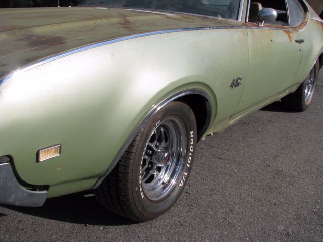 1969 Green Oldsmobile 442 Coupe
