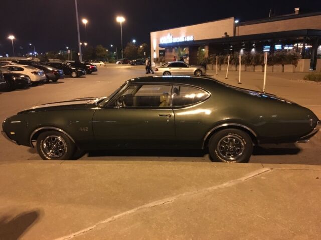 1969 Green Oldsmobile 442 Coupe