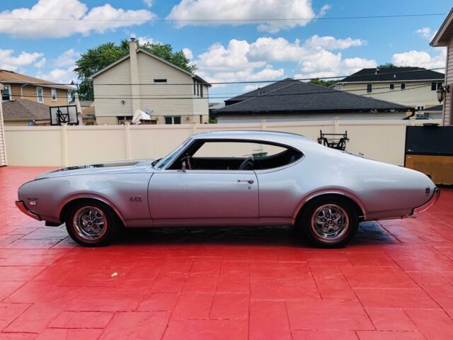1969 Silver Oldsmobile 442 2 Door