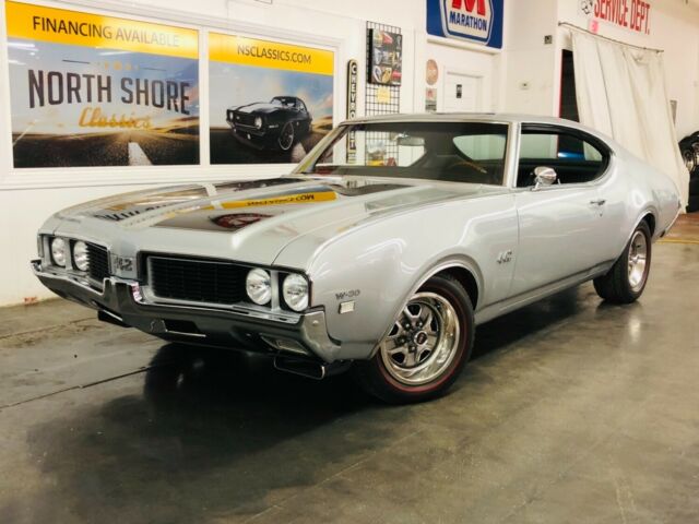 1969 Silver Oldsmobile 442 2 Door