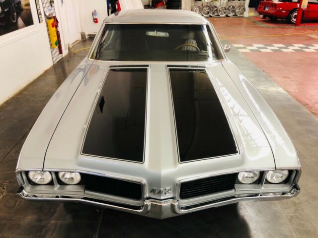 1969 Silver Oldsmobile 442 2 Door